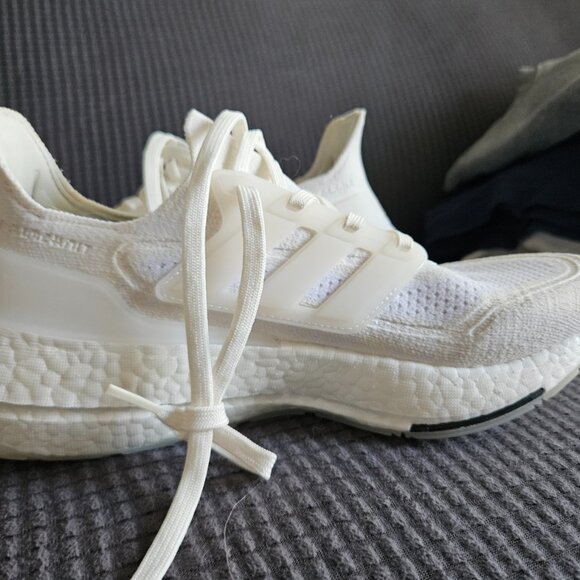 NWOT adidas Women's Ultraboost 21 Running Shoe- size 8- Core White/Cream White - Picture 6 of 9